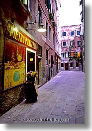 europe, italy, panizzolo, streets, venecia, venezia, venice, vertical, photograph