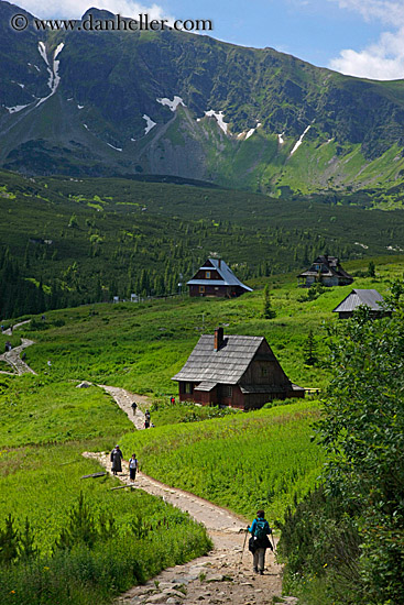 hikers-mtns-n-huts-4.jpg