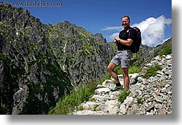 images/Europe/Poland/Hikers/hikers-n-mountains-02.jpg
