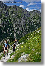 images/Europe/Poland/Hikers/hikers-n-mountains-05.jpg