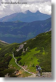 images/Europe/Poland/Hikers/hikers-n-mountains-07.jpg