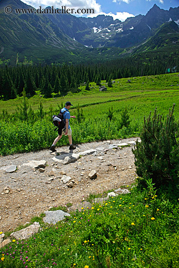 hikers-n-mountains-13.jpg