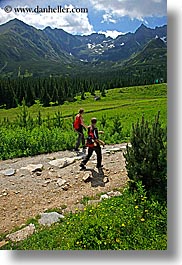 images/Europe/Poland/Hikers/hikers-n-mountains-14.jpg