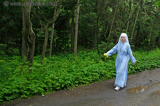 hiking-nun-2.jpg