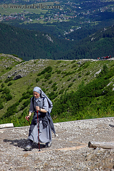 hiking-nun-4.jpg