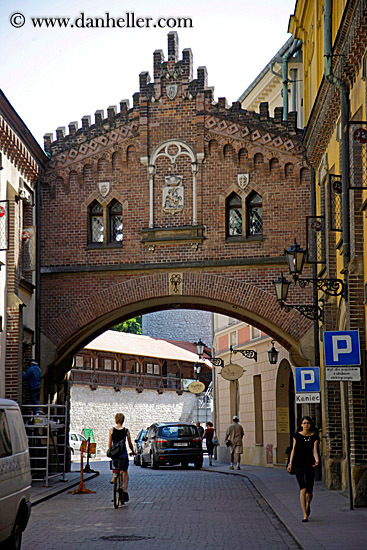 bridge-archway-over-street.jpg