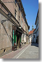 images/Europe/Poland/Krakow/Buildings/empty-street.jpg