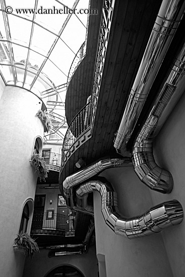 hotel-copernicus-atrium-1-bw.jpg