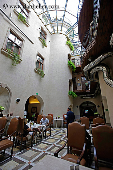 hotel-copernicus-atrium-2.jpg