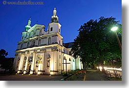 images/Europe/Poland/Krakow/Churches/church-at-nite-w-light-streaks.jpg