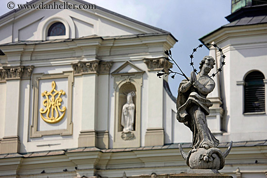 statue-n-church.jpg