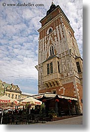 images/Europe/Poland/Krakow/ClockTower/clock_tower-n-umbrellas-3.jpg