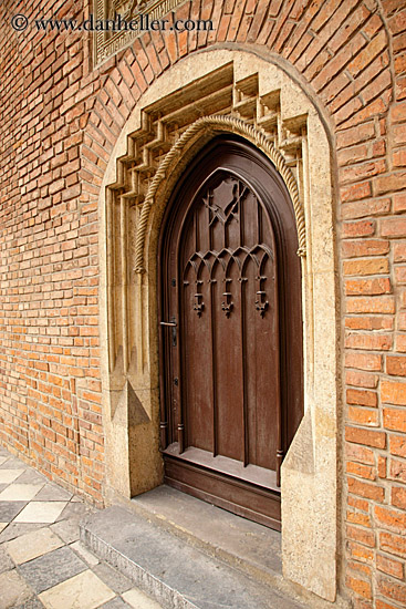 gothic-door-in-archway.jpg