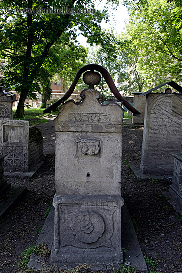 jewish-gravestones-02.jpg