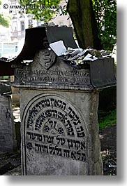 images/Europe/Poland/Krakow/JewishQuarter/Rehmu/jewish-gravestones-04.jpg
