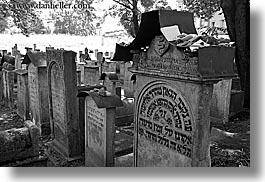 images/Europe/Poland/Krakow/JewishQuarter/Rehmu/jewish-gravestones-08.jpg