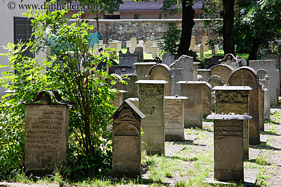 jewish-gravestones-11.jpg