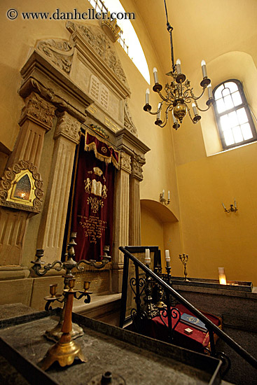 synagogue-ark.jpg