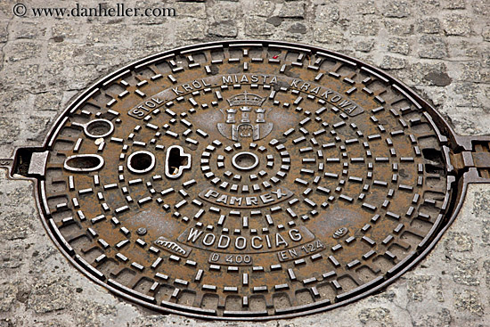 krakow-manhole-cover-4.jpg