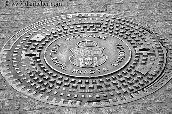 krakow-manhole-cover-6-bw.jpg