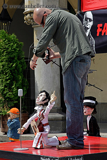 puppeteer-n-elvis-3.jpg