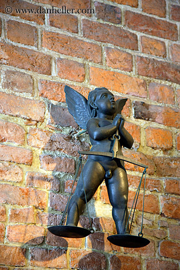 bronz-cherub-angel-scale-n-bricks.jpg