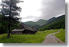 images/Europe/Poland/Landscapes/wood-houses-n-path.jpg