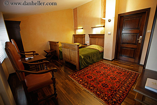 hotel-room-1.jpg