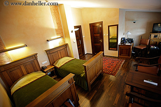hotel-room-2.jpg