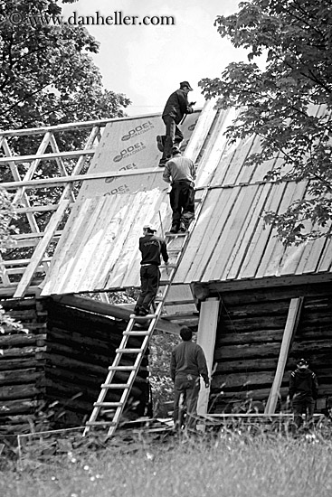 men-on-ladder-bw.jpg