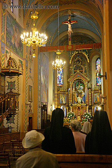 people-praying-in-church.jpg