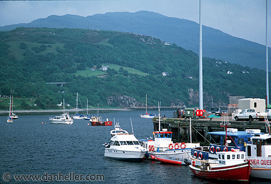 ullapool-boats.jpg