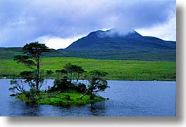 images/Europe/Scotland/Scenics/tree-island-c.jpg