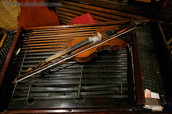 violin-on-dulcimer.jpg