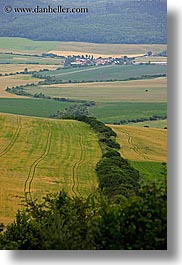 images/Europe/Slovakia/Landscapes/green-patches-of-land-2.jpg