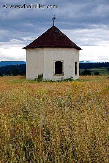 small-church-in-big-field-4.jpg
