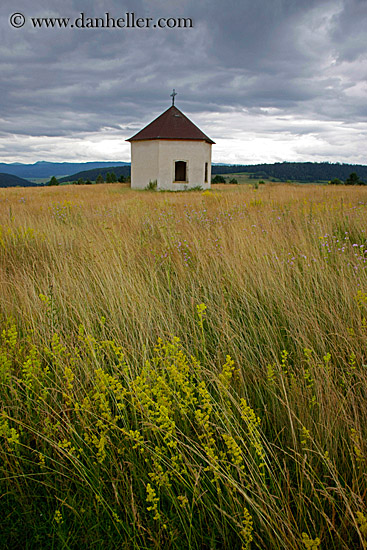 small-church-in-big-field-5.jpg