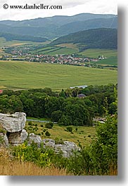 images/Europe/Slovakia/Landscapes/town-n-fields-3.jpg