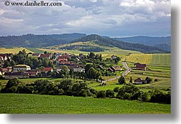 images/Europe/Slovakia/Landscapes/town-n-fields-7.jpg