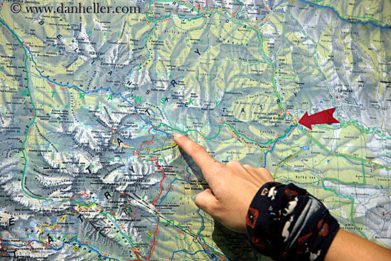 pointing-at-map-of-hiking-trails-1.jpg