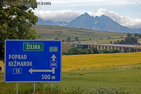 zilina-highway-sign.jpg