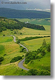 images/Europe/Slovakia/Roads/green-patches-of-land-6.jpg