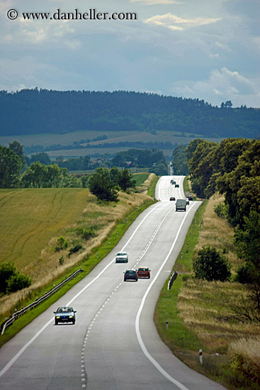 highway-traffic-in-fields-2.jpg