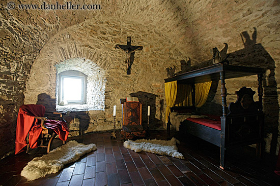 medieval-bedroom.jpg