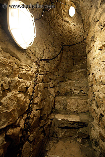 narrow-stone-staircase-2.jpg