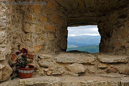stone-window-n-flower-pot-1.jpg