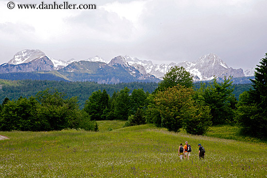 mountains-n-hikers.jpg