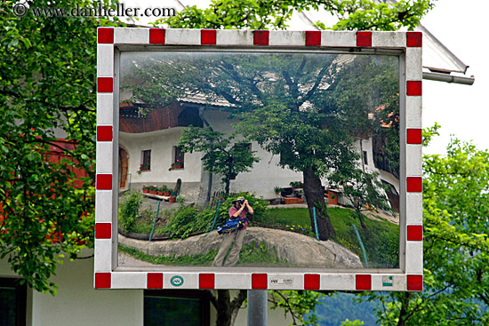 road-mirror-1.jpg