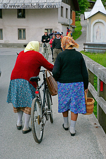 old-women-n-bike-2.jpg