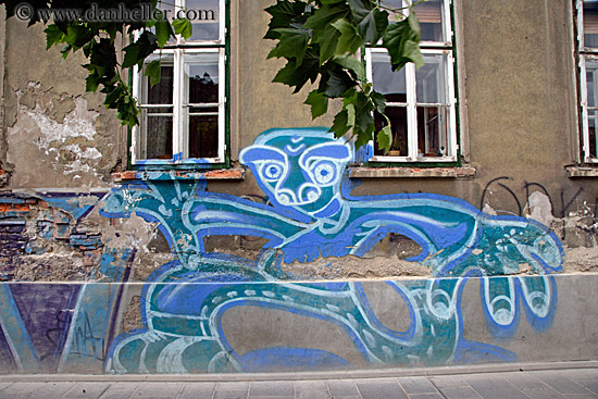 blue-graffiti.jpg